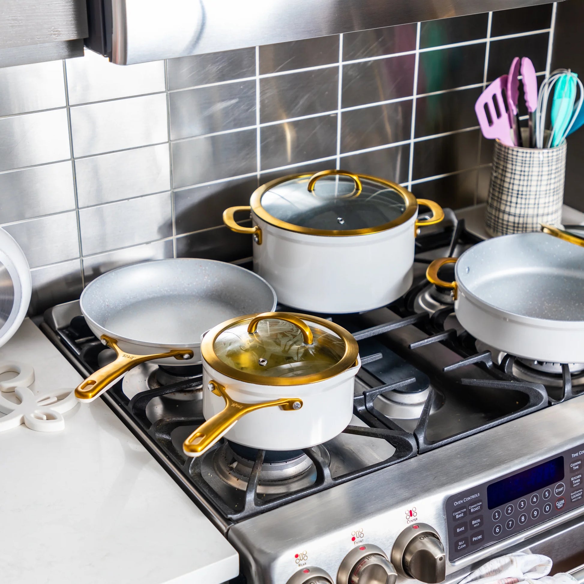 Elevate Your Cooking with the 12-Piece Non-Stick Supreme Cookware Set in Cream - Perfect Pots and Pans for Every Culinary Adventure!